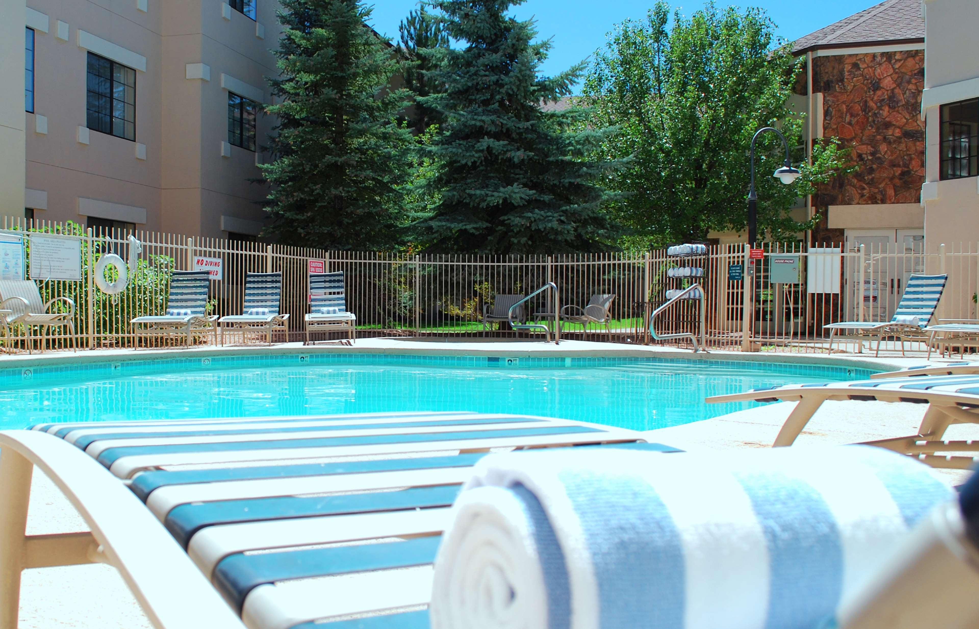 Embassy Suites By Hilton Flagstaff Exterior photo